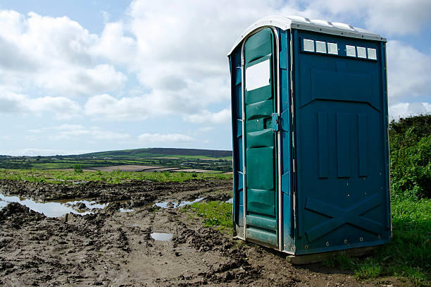 Best VIP or Luxury Restroom Trailers  in Maury, NC